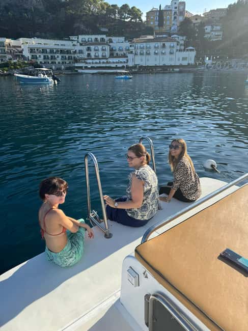 Naxos: Cruise on Isola Bella with swimming, fruit & prosecco - Refreshments: Fruit and Prosecco on Deck