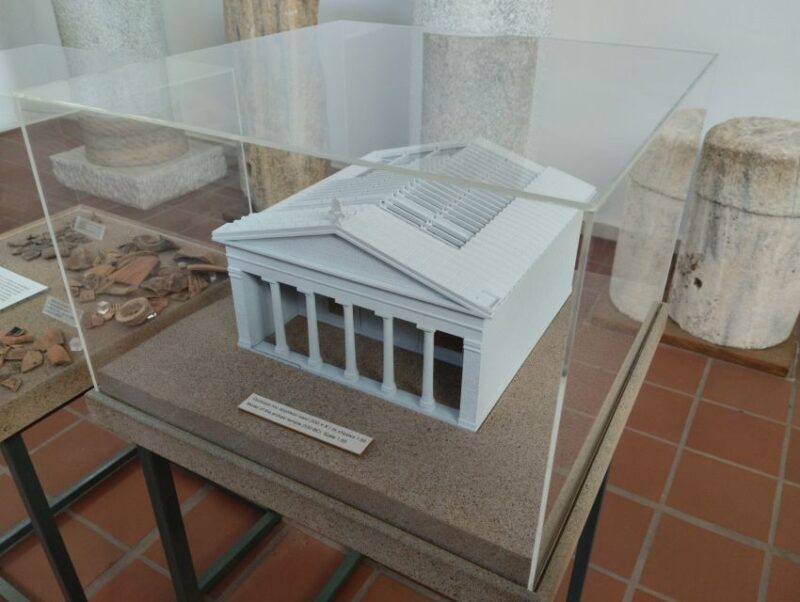 Naxos: Highlights Bus Tour with Free Time for Lunch and Swim - The Perfect Swim Stop at Apollonas Bay