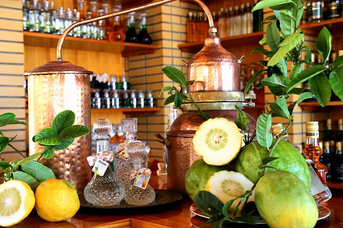 Naxos Old Town Private Food Tour with Dinner and Pickup - Exploring Naxos Old Town and Venetian Heritage