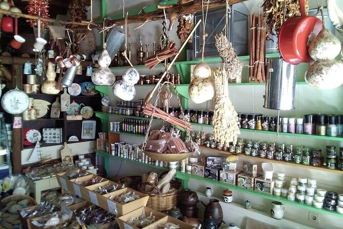 Naxos Old Town Private Food Tour with Dinner and Pickup - Discovering the Venetian Castle of Naxos