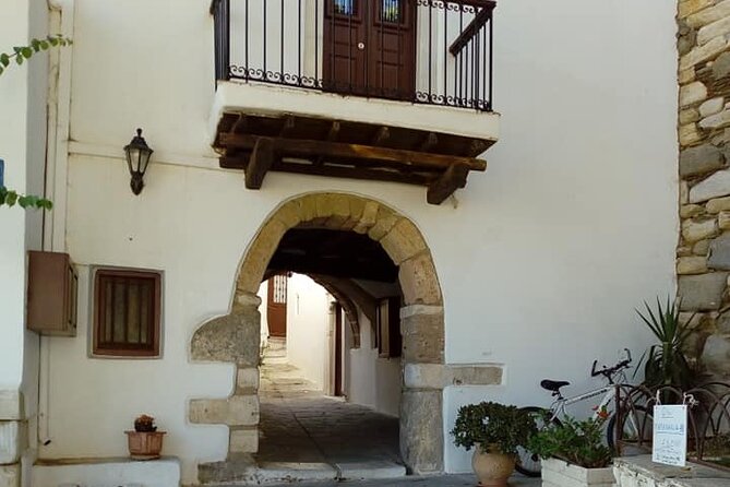 Naxos Sunset City Walk - The Guide’s Role and Storytelling Style