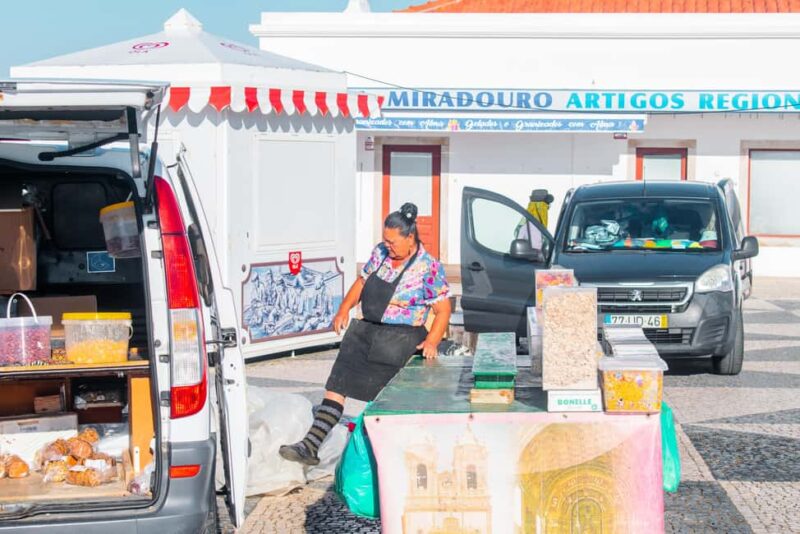 Nazaré: Hidden Gems Walking Tour with Local Guide - Personal Recommendations for Hidden Seafood Taverns and Sweets