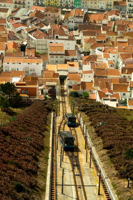 Nazaré: Walking Tour with Funicular & Local Guide - Explore Nazaré’s Traditional Charm and Ocean Views in Just Two Hours