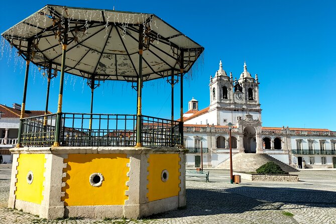 Nazaré (World's Biggest Waves) Half Day Private Tour from Lisbon - Logistics and Accessibility