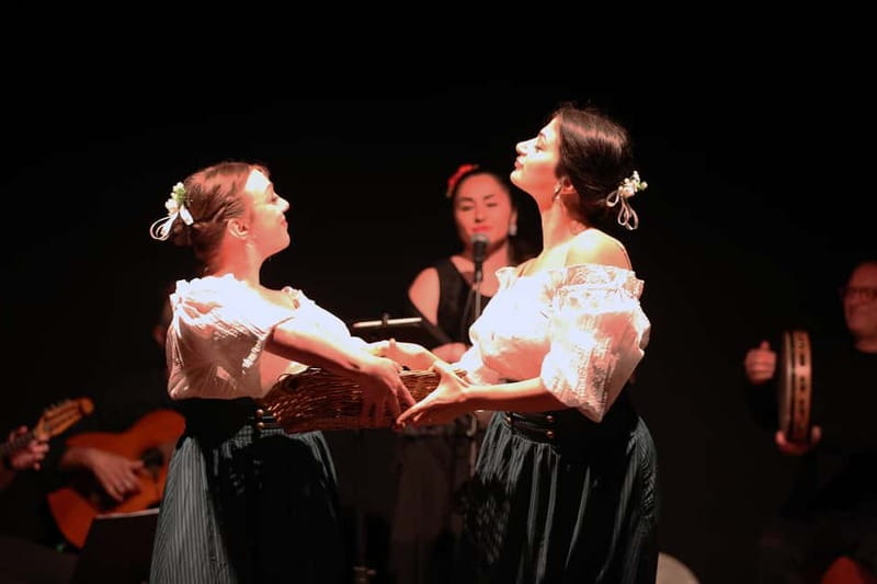 neapolitan show with traditional music, dance and tasting! - Culinary Tasting: Typical Neapolitan Dish and Wine