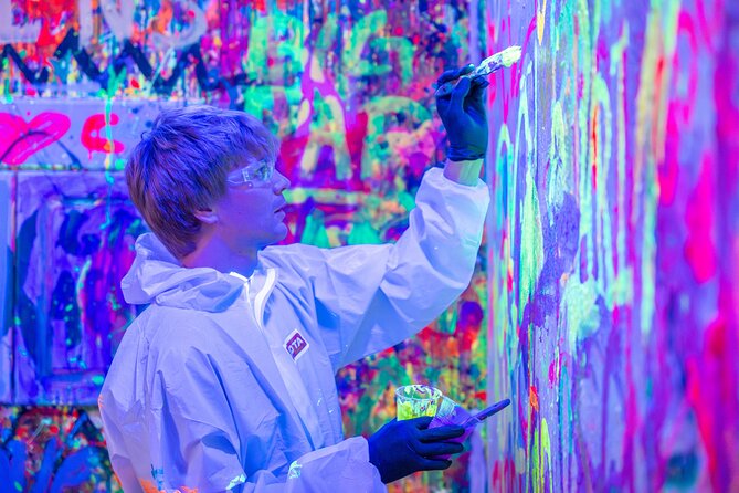 Neon Paint Therapy Experience - Key Points