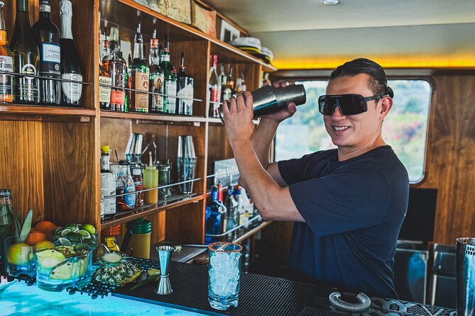 Nerissa Sounds: Live Jazz Brunch Cruise on San Diego Bay - The Experience: Combining Music, Dining, and Scenic Beauty