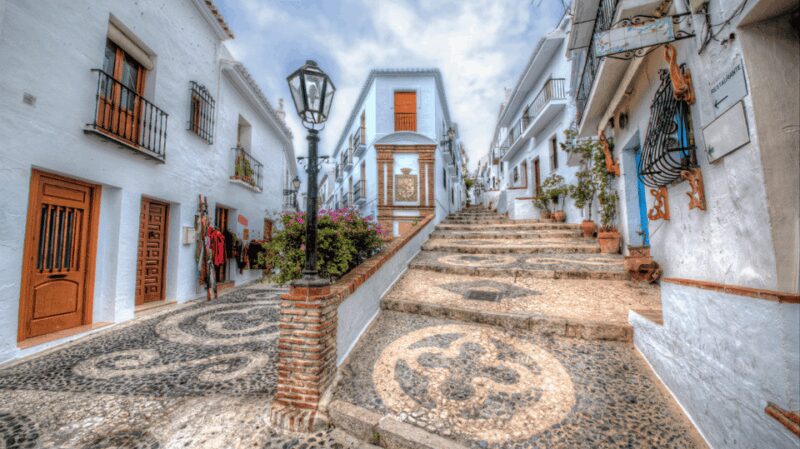 Nerja and Frigiliana from Málaga: the mountain and the sea - Key Points