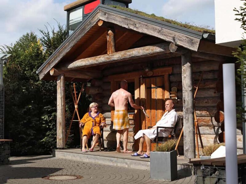 Netphen: Day ticket for the 4-star sauna world at N-FLOW - Regular Infusions and Wellness Touches