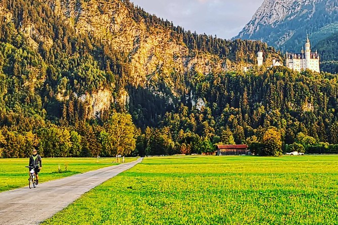 Neuschwanstein Castle by Bus Incl. Bike Ride or Hohenschwangau - The Iconic Neuschwanstein Castle Tour and Views