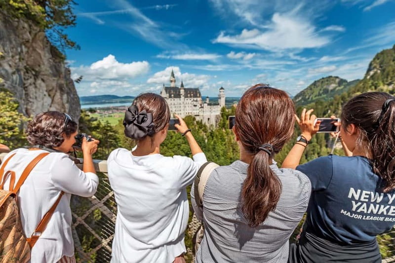 Neuschwanstein Castle: Private tour to suit your taste - Munich Hotel Pickup and Scenic Drive into the Bavarian Alps