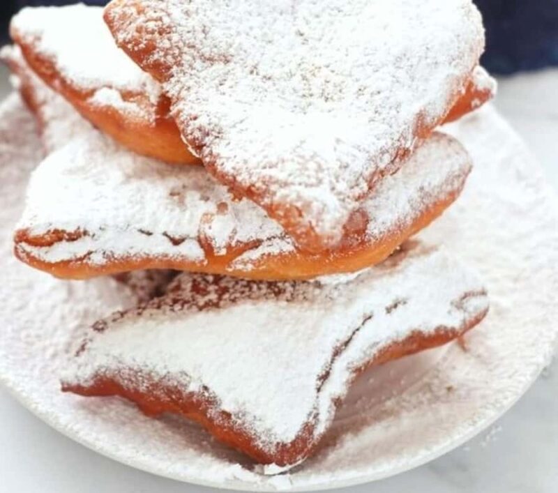 New Orleans : Best Street Food Tour With A Local Guide - Visiting Café Du Monde for a Classic Beignet Tasting