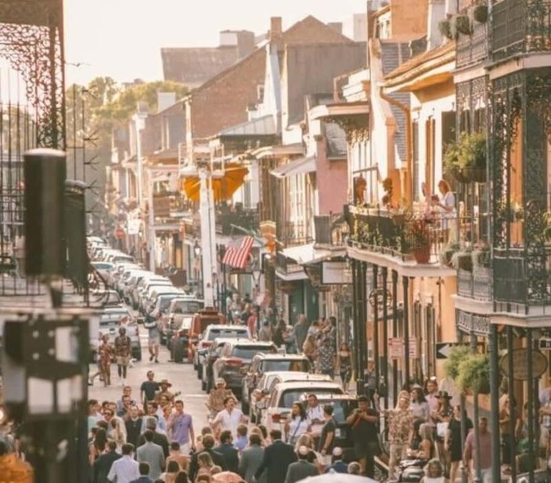 New Orleans : Best Street Food Tour With A Local Guide - Jackson Square: The Heart of the French Quarter