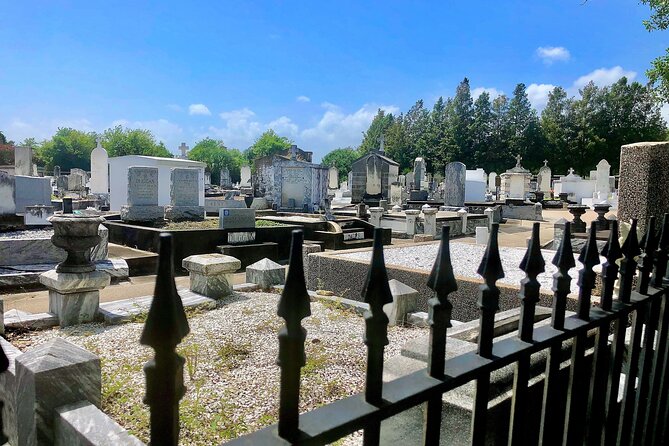 New Orleans Cemetery Walking Tour - The Guide’s Expertise and Storytelling Approach