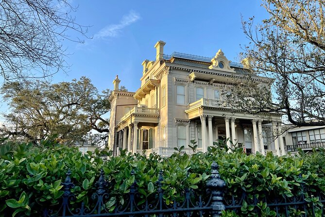 New Orleans City Tour and Steamboat Natchez Harbor Jazz Cruise - The Authentic Atmosphere of the Paddlewheeler and Jazz Music