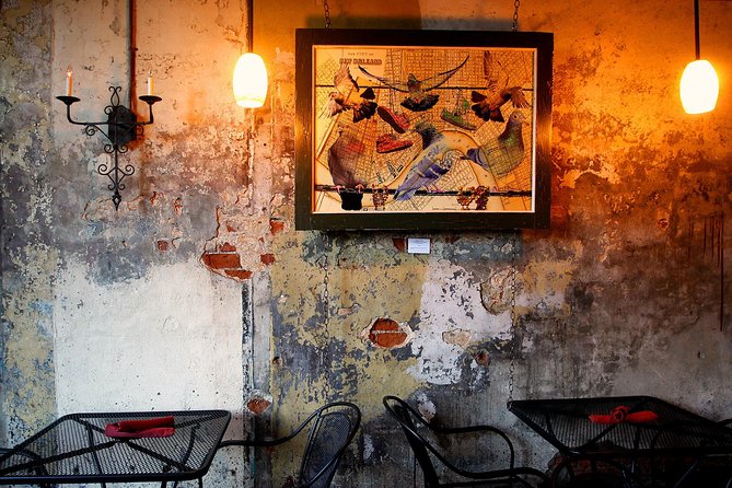 New Orleans Cocktail and Food History Tour - Notable Stops: From the French Quarter to Iconic Venues