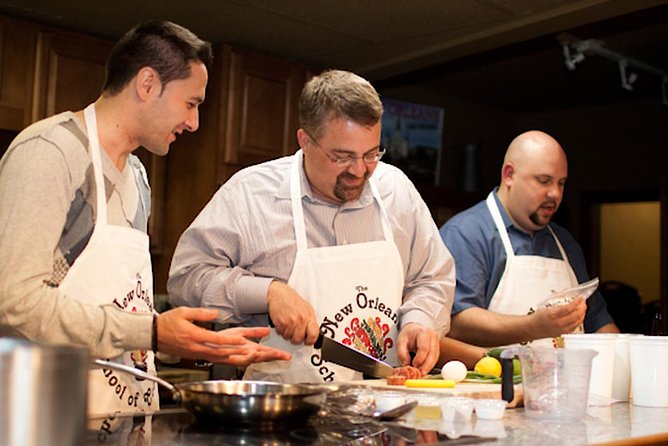 New Orleans Cooking Class and Cocktail Walking Tour - Exploring the Historic French Quarter on a Cocktail Tour