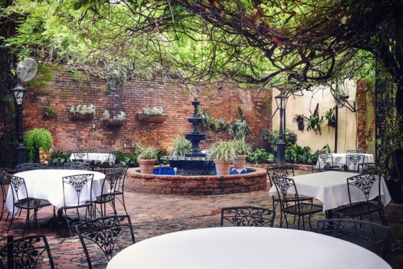 New Orleans: 'Court of Two Sisters' Jazz Brunch Buffet - Location and Accessibility