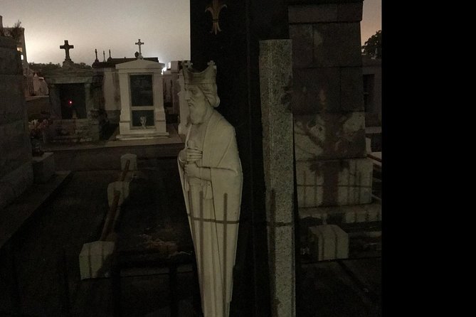 New Orleans Dead of Night Ghosts and Cemetery Bus Tour - The Guides and Vehicles: Knowledgeable and Comfortable