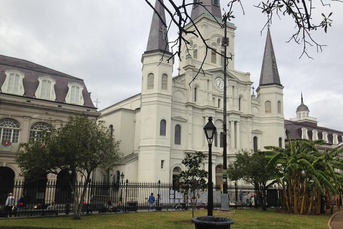 New Orleans Drunk History Tour - The Guide’s Style and Popularity