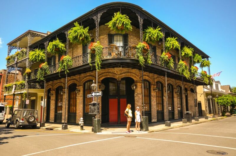 New Orleans: Drunk History Walking Tour - From the Louisiana Purchase to Historic Landmarks