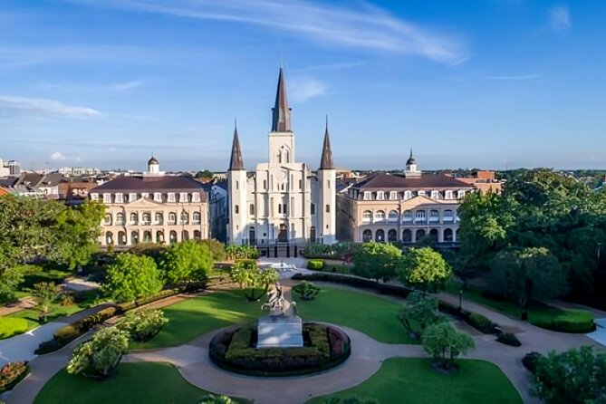 New Orleans French Quarter Private Walking Tour with a Guide - Experience the Vibrant Energy of Bourbon Street