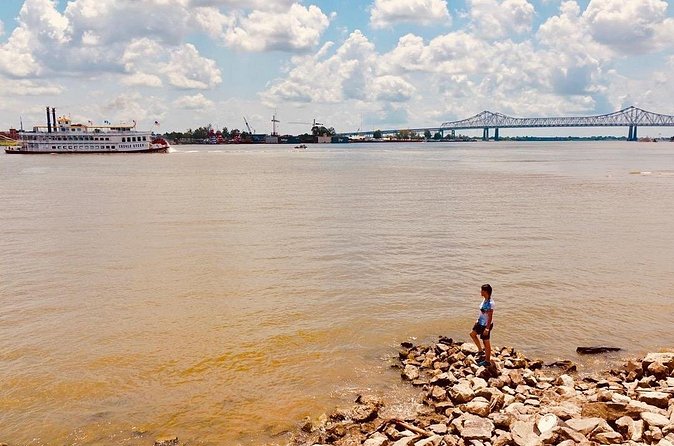 New Orleans French Quarter Walking and History Tour - Discovering Creole Culture at Pirates Alley and the Quadroon Ballroom