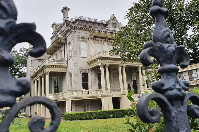 New Orleans Garden District and Cemetery Bike Tour - The Experience in All Weather Conditions