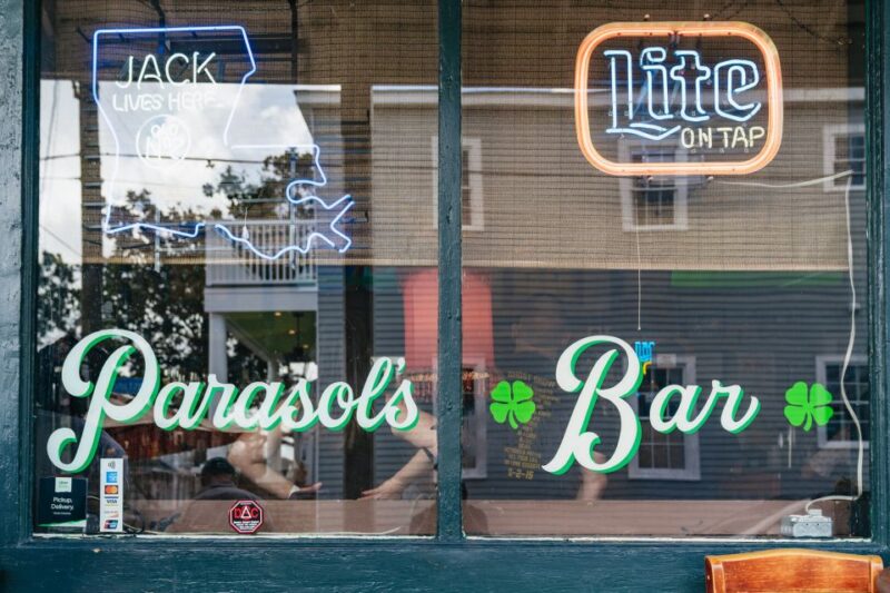 New Orleans: Garden District Food, Drinks & History Tour - Tasting Cajun and Creole Flavors at Three Local Eateries