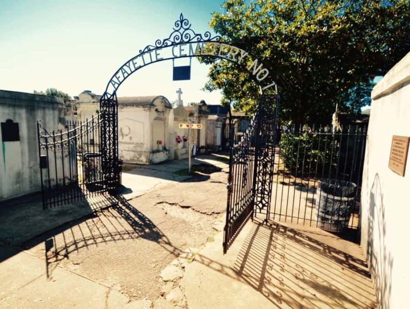 New Orleans: Garden District & Lafayette Cemetery gates Tour - Who Will Enjoy This Tour?