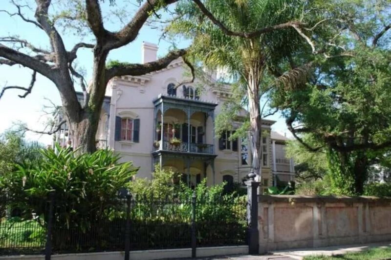 New Orleans: Garden District Walking Tour - Discover the Charm of the Garden District with a Licensed Local Guide