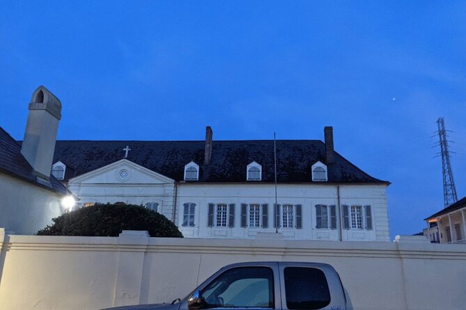 New Orleans Ghost Hunt Experience: Voices from Beyond - The Guides Role and Storytelling Style