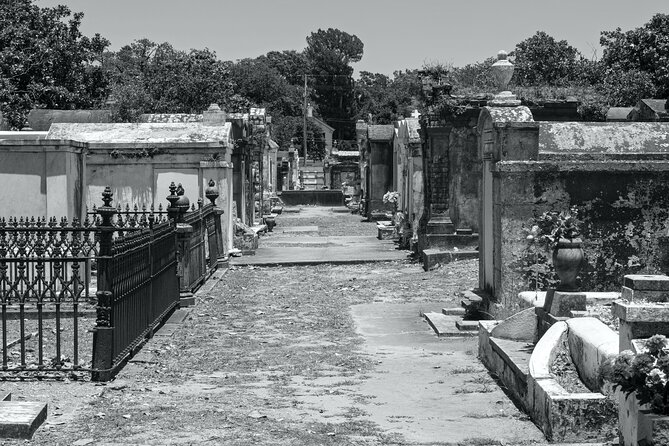 New Orleans Haunted Cemetery Tour and Ghost Hunt - The Itinerary: From Cemeteries to Local Highlights