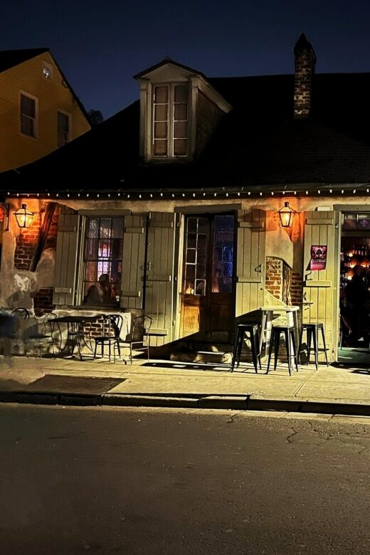 New Orleans Haunted Ghost, Voodoo & Vampire Walking Tour - Meet at Witches Brew Gallery & Oddities Shop for a Spooky Start