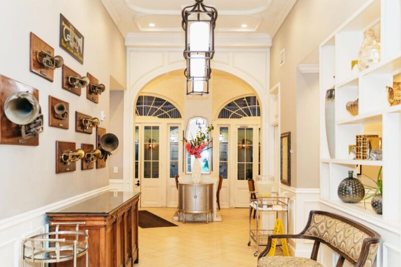 New Orleans Jazz Roots Tour: Music, Culture & Drink - Visiting a Premier Jazz Venue with Live Performances