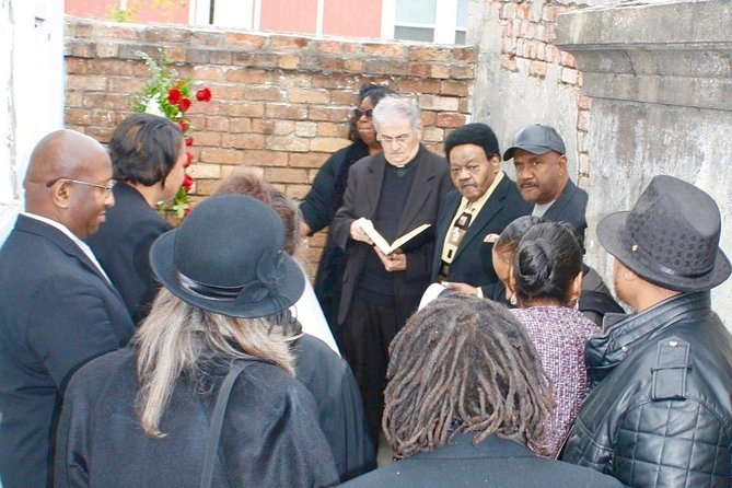 New Orleans Music Tour - Visiting the Musicians Tomb at St. Louis Cemetery No. 1