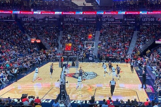 New Orleans Pelicans Basketball Game at Smoothie King Center - Practical Information: Booking, Accessibility, and Participation