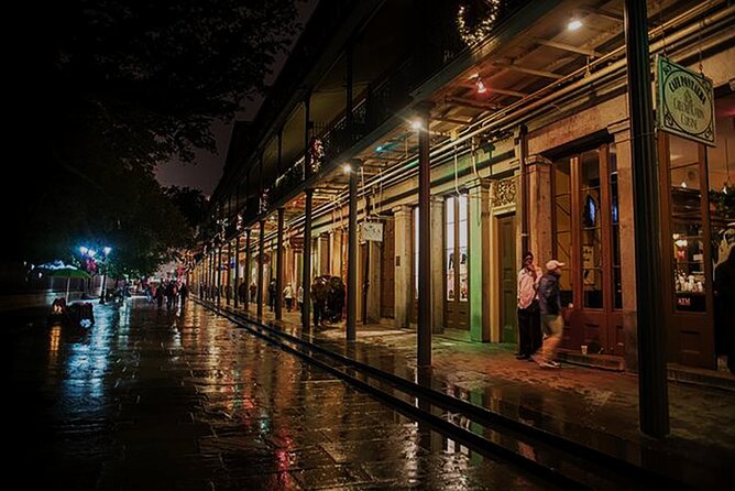 New Orleans Premier Ghost, Voodoo & Vampire Walking Tour - The Haunted Bars and Nighttime Atmosphere
