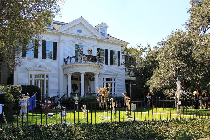 New Orleans Private City and Cemetery Tour - Up to 24 Passengers - Key Points