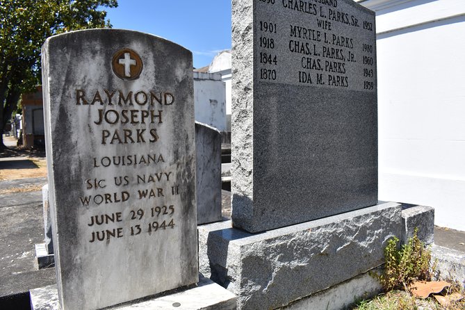 New Orleans Small-Group Garden District Walking Tour - The Personal Touch of Expert Guides and Engaging Storytelling