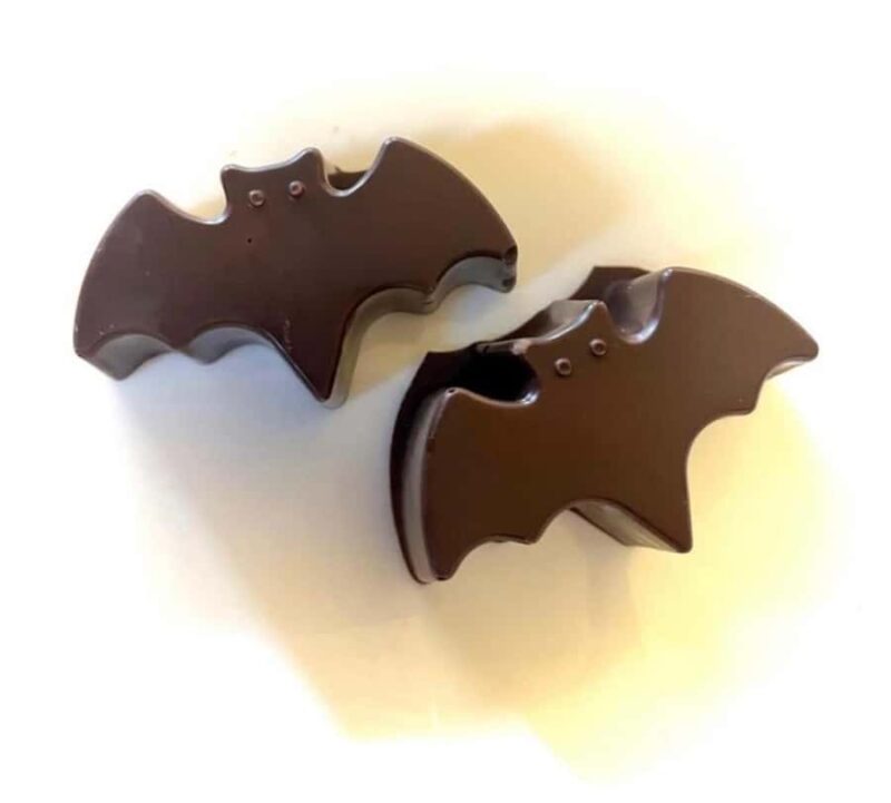 New Orleans: Tour. Voodoo and Vampire Lore; Delicious Food - The Old Pharmacy and the Blood-Dripping Bloodletting History