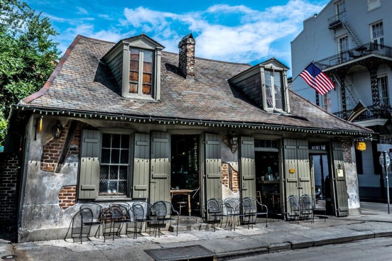 New Orleans: Wicked History Walking Tour with a Local Witch - The Guides: Knowledgeable, Passionate, and Authentic