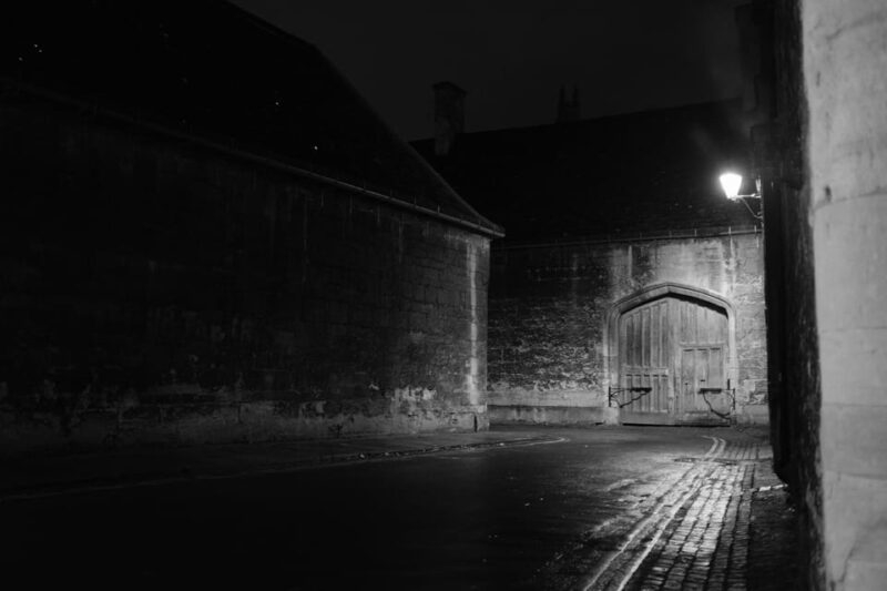 New: Oxford Costumed Ghost Tour In-Character - Comparing This Tour to Other Oxford Experiences