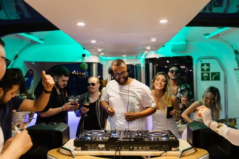 New Years Eve Luxury Boat  DJ, Buffet & Open Bar - Frequently Asked Questions