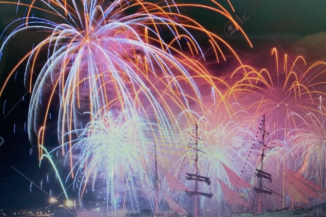 New Year's Eve on a Sailboat with Fireworks display in Lisbon - Who Will Love This New Years Eve Cruise in Lisbon