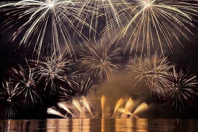 New Year's Eve on a Sailboat with Fireworks display in Lisbon - Frequently Asked Questions