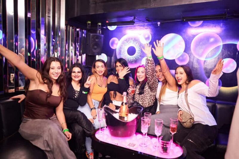 New Years Eve Pub Crawl London - The Meeting Point at Munster Tavern in Central London