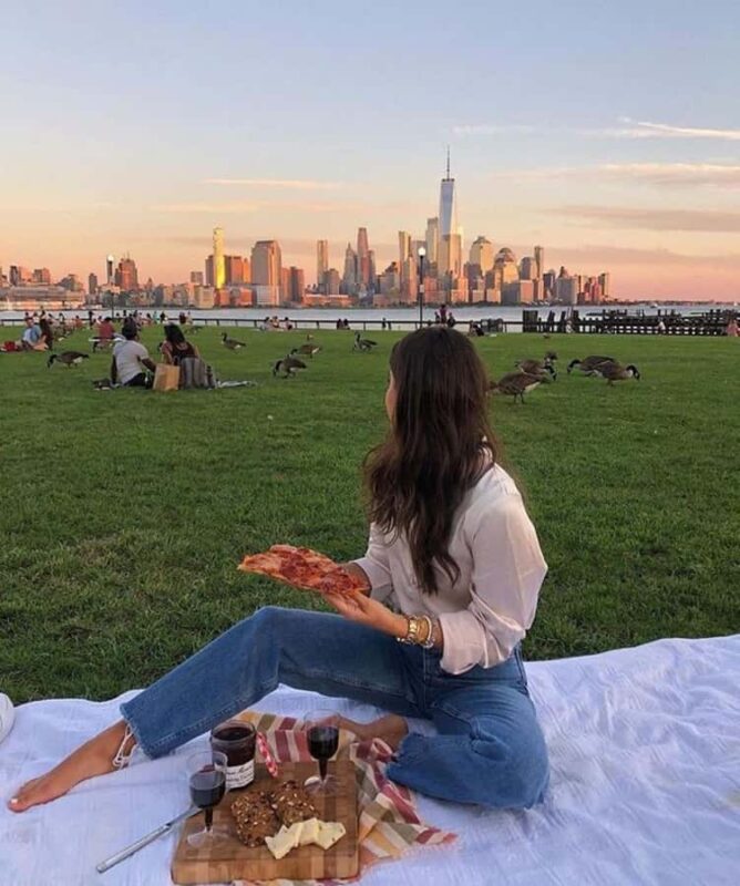 New York: Central Park Bliss A Scenic Picnic Adventure - Central Park’s Southwest Entrance and Meet Point