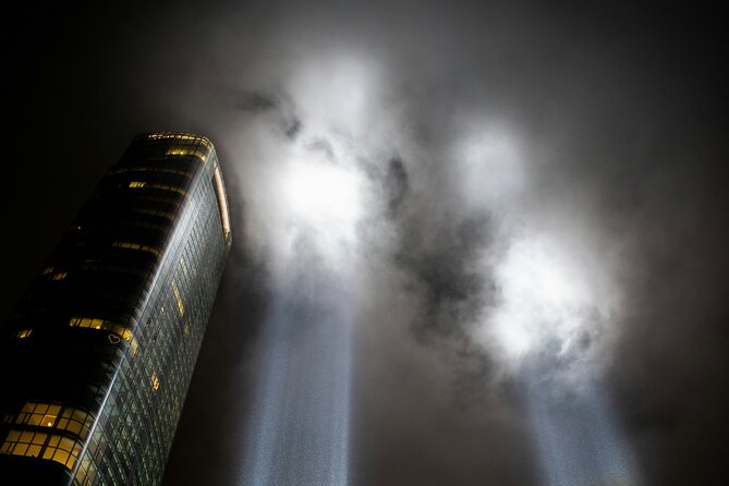 New York City 9/11 Memorial Tour w/ Retired NYPD First Responder - Landmark Wall Street and the Charging Bull Sculpture