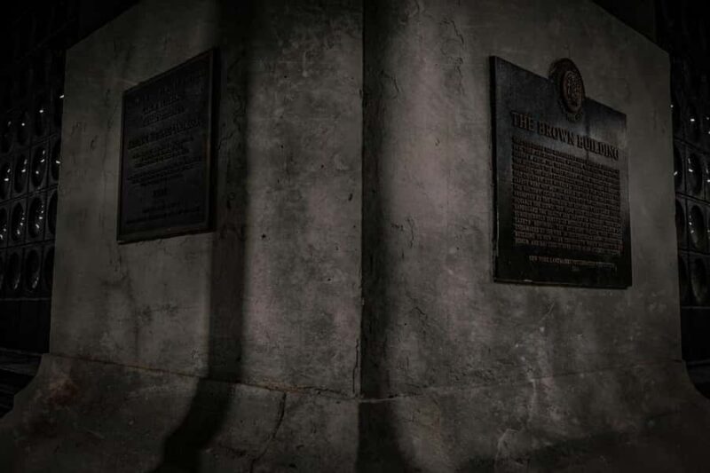 New York City Chilling Nightmares & Necromancy Ghost Tour - The Mark Twain House and Ghostly Sightings